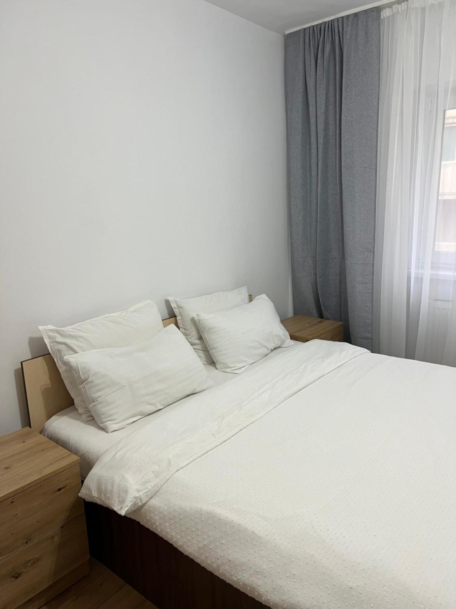 Apartament Centru รึมนิคูวัลเจีย ภายนอก รูปภาพ